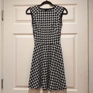 H&M Houndstooth Fit & Flare Skater Dress XS